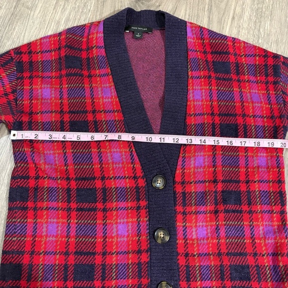 Ann Taylor Plaid Cardigan V Neck Red Purple Button Down Sz M Academia Preppy - Picture 8 of 11